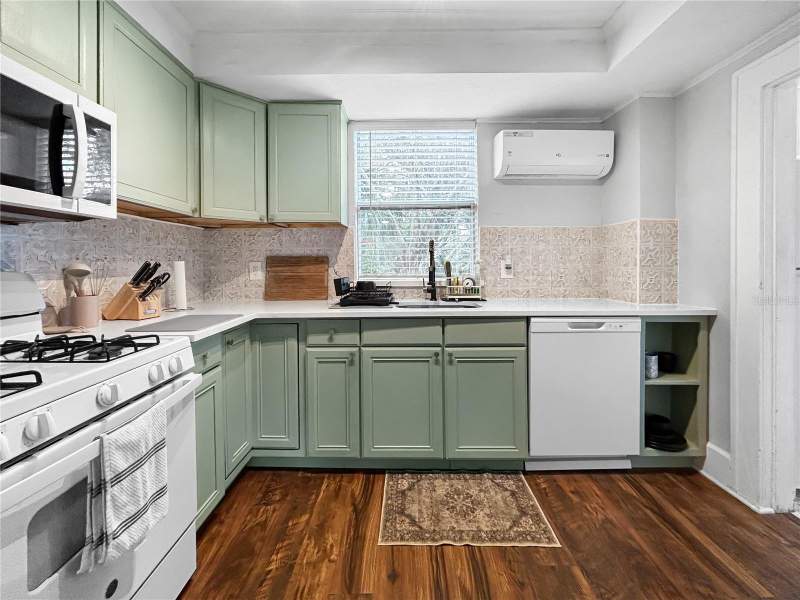 7 bedroom Single Family Residence at 626 37th Avenue, Grand View Park, St Petersburg — photo 5