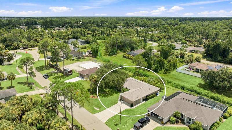 3 bedroom Single Family Residence at 2451 Altoona Avenue, Port Charlotte Sub 09, North Port — photo 2