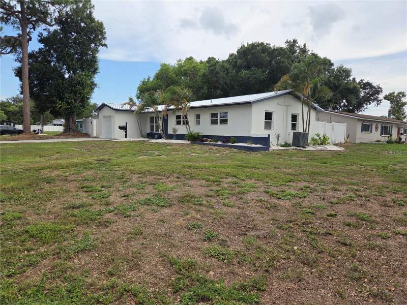 3 bedroom Single Family Residence at 3066 66th Way, Teresa Gardens, St Petersburg — photo 4