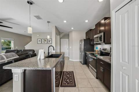 4714 Ron Eddie Place, Tampa FL - photo 14 of 58