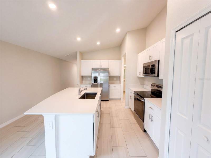 3 bedroom Single Family Residence at 3513 Radiant Mountain Drive, Park East Ph 1A, Plant City — photo 4