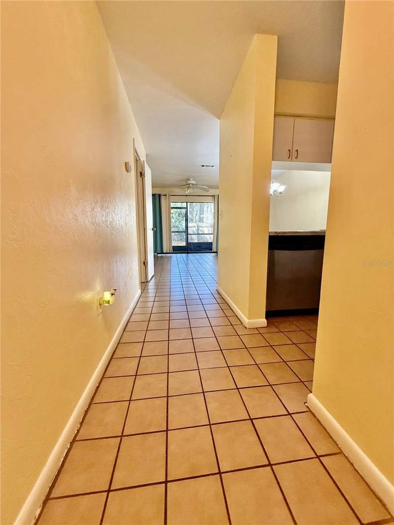 2 bedroom Condominium at 2735 SW 35th Place #1604, Casablanca West, Gainesville — photo 2