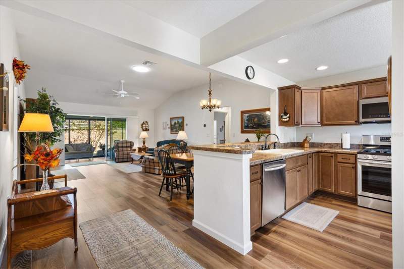 3 bedroom Single Family Residence at 1815 Alton Avenue, Village Of Linden, The Villages — photo 2