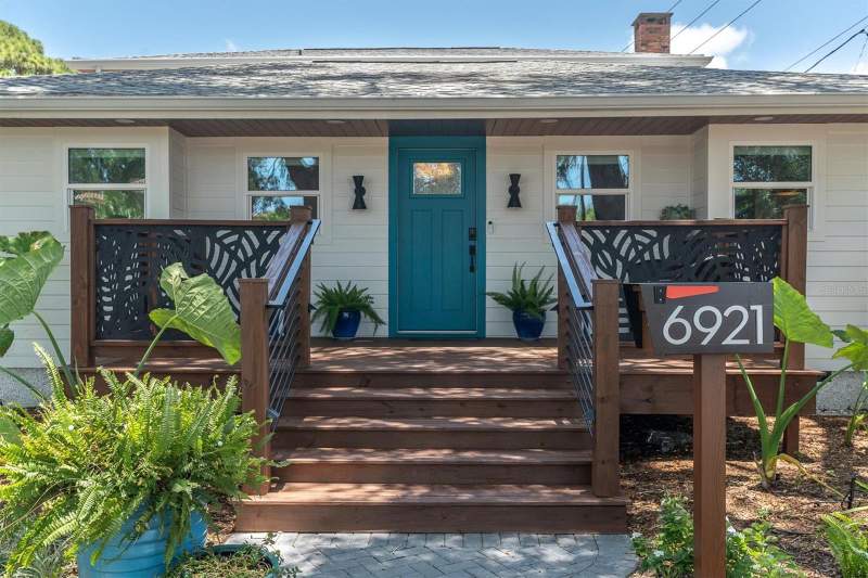 6 bedroom Single Family Residence at 6921 Mango Avenue, Pasadena On The Gulf Sec B, St Petersburg — photo 4