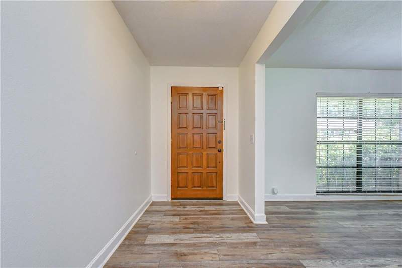 4 bedroom Single Family Residence at 1101 Oakridge Manor Drive, Oakridge Manor, Brandon — photo 4