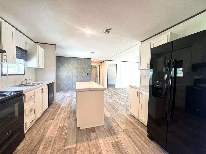 3 bedroom Manufactured Home at 389 Waterview Drive, Clearwater Lake Estates, Polk City — photo 5