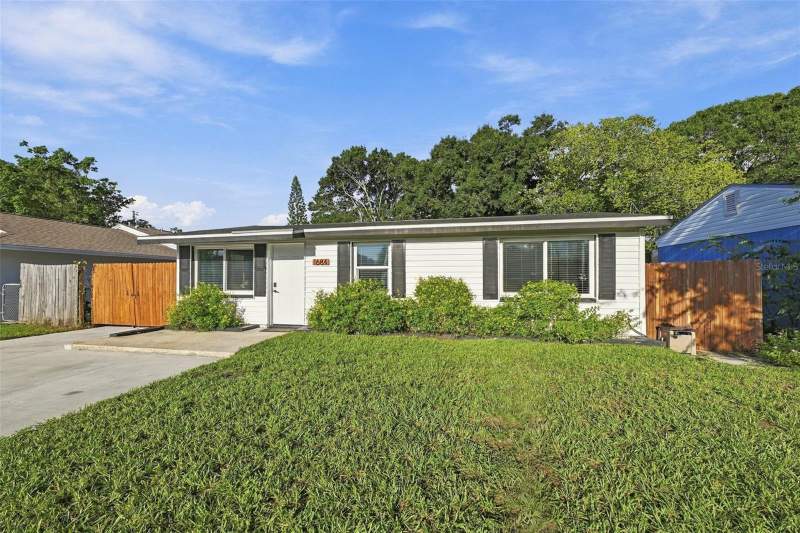 3 bedroom Single Family Residence at 1684 Coral Way, Coral Heights Sub, Largo — photo 4