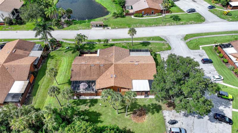 2 bedroom Villa at 5625 Foxlake Drive, Foxmoor Lakes Ph 01, North Fort Myers — photo 2