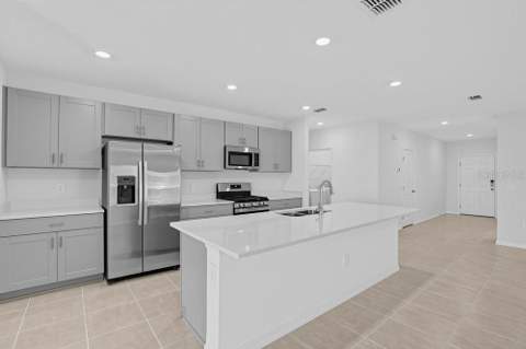 13321 Commons Avenue, Parrish FL - photo 6 of 40
