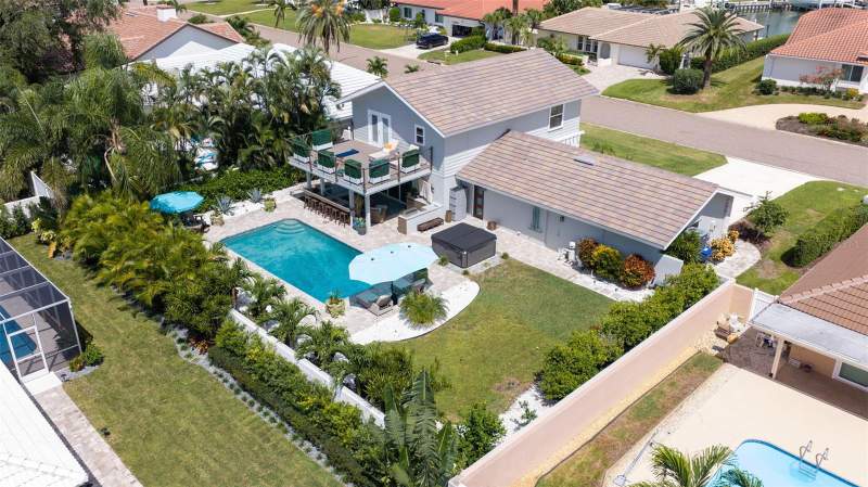 3 bedroom Single Family Residence at 5875 Leeland Street, Bayway Isles, St Petersburg — photo 4