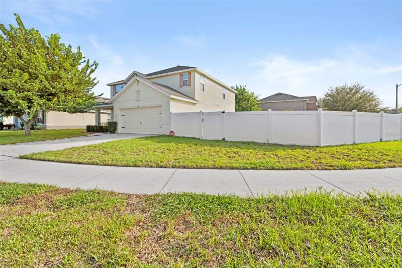 5 bedroom Single Family Residence at 3915 Bramblewood Loop, Sterling Hill Ph 2A, Spring Hill — photo 4