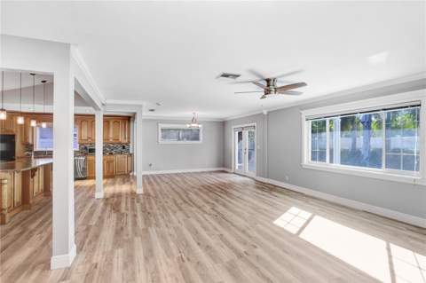 8404 Blackstone Court, Tampa FL - photo 9 of 36