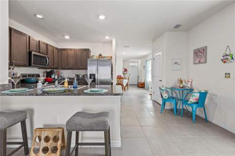 17067 Oval Rum Drive, Wimauma FL - photo 6 of 22