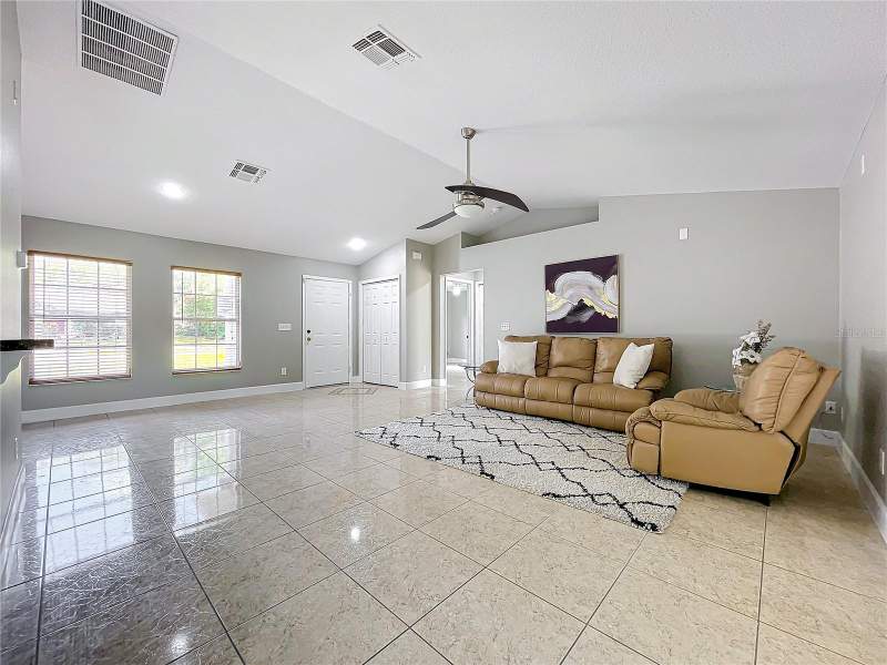 3 bedroom Single Family Residence at 790 Silhouette Court, Nelson Court, Longwood — photo 2