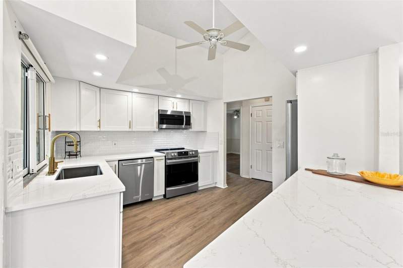 3 bedroom Single Family Residence at 13513 Woodside Drive, Millwood Village, Hudson — photo 3