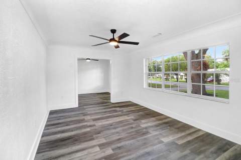 12113 Midlake Drive, Tampa FL - photo 15 of 43