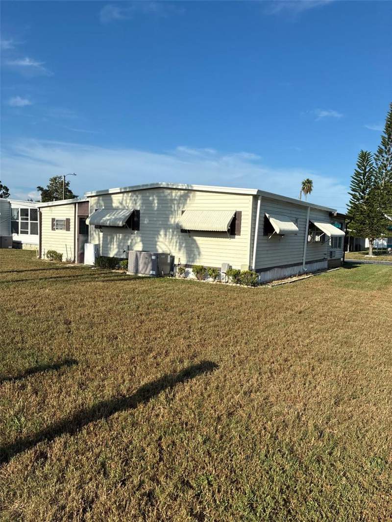2 bedroom Mobile Home at 3211 Lanark Drive, Tanglewood Mobile Village, Holiday — photo 4