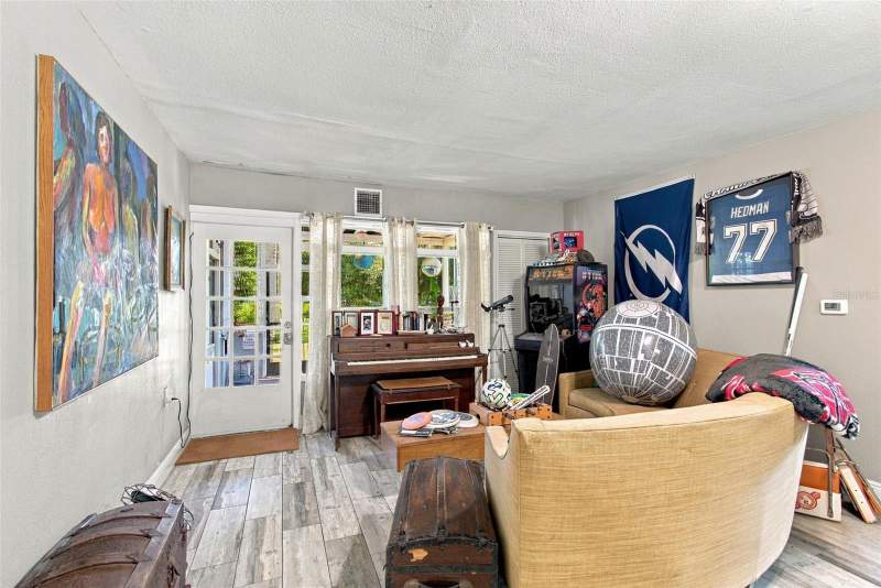 3 bedroom Single Family Residence at 10803 N Oregon Circle, Golfland Resub, Tampa — photo 5