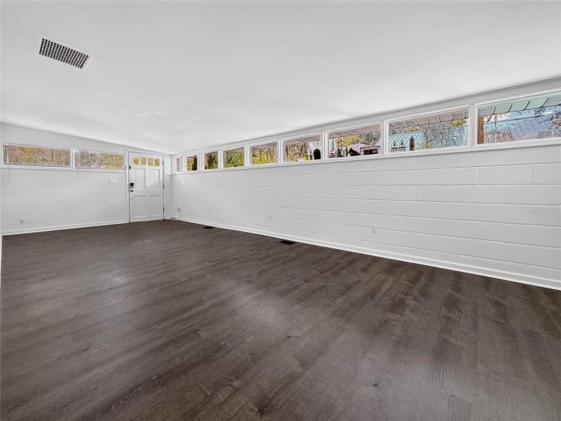 4 bedroom Half Duplex at 325 S 2nd Street, Leesburg Hansons Sub, Leesburg — photo 3