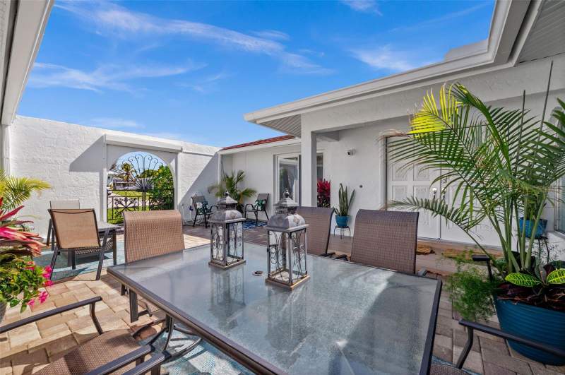 5 bedroom Single Family Residence at 1432 Venetian Court, Cape Coral, Cape Coral — photo 5