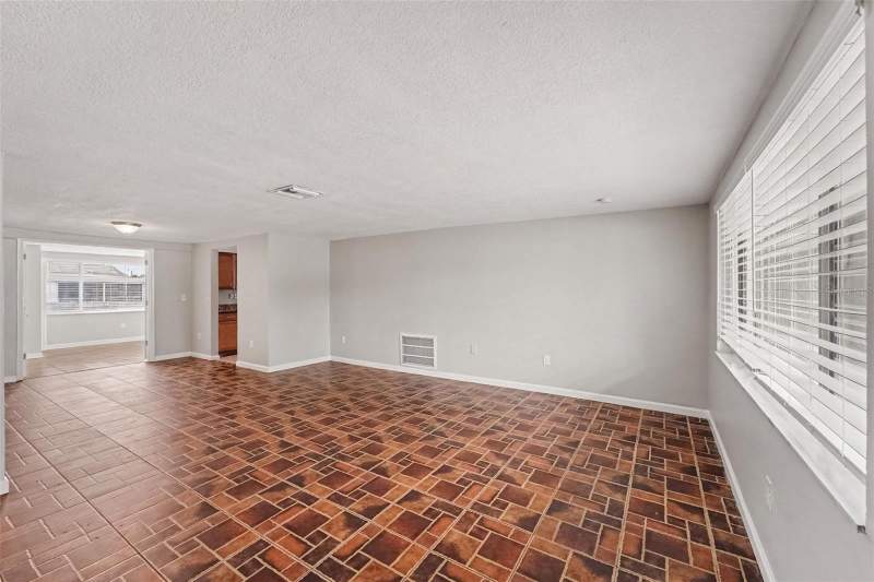 3 bedroom Single Family Residence at 9035 Saint Regis Lane, Embassy Hills, Port Richey — photo 5