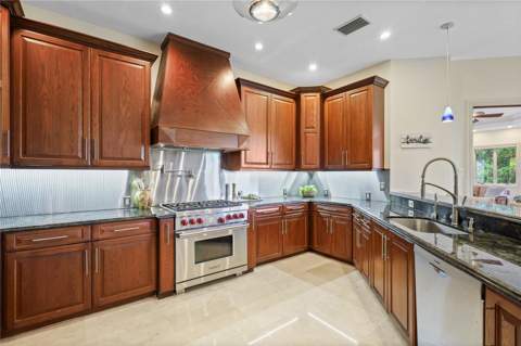 7158 Hawks Harbor Circle, Bradenton FL - photo 18 of 74