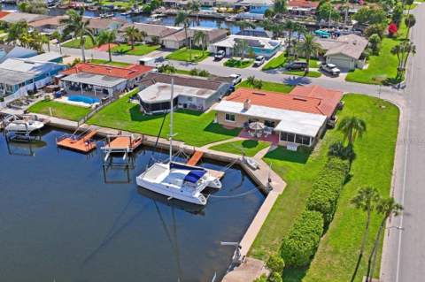 5016 Dory Drive, New Port Richey FL - photo 9 of 63