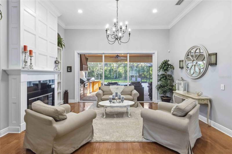 5 bedroom Single Family Residence at 15108 Kestrelglen Way, Fishhawk Ranch Ph 2 Parcels, Lithia — photo 4
