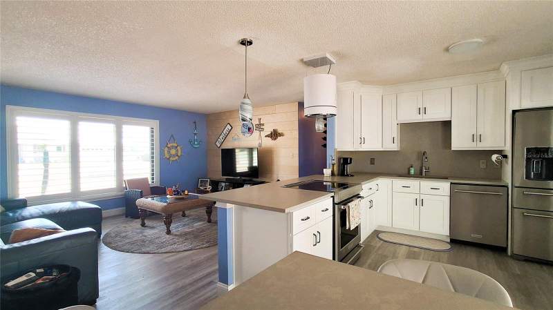 2 bedroom Single Family Residence at 40 SE Chinica Drive, Bird Island, Summerfield — photo 4