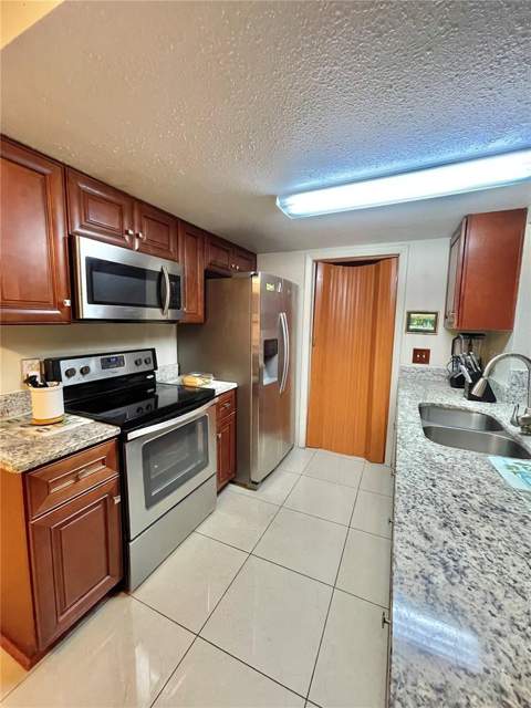 3979 SW Queen Anne Drive, Orlando FL - photo 6 of 10
