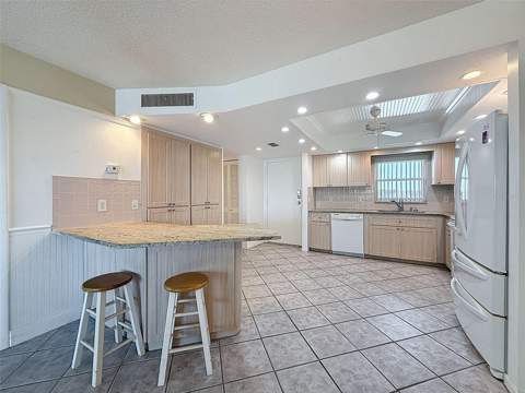 4550 Cove Circle #507, St Petersburg FL - photo 6 of 6
