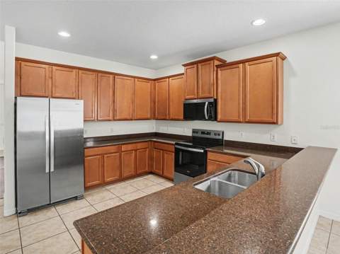 1942 Beardsley Drive, Apopka FL - photo 6 of 17
