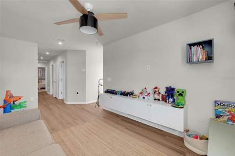 4347 Silver Creek Street, Kissimmee FL - photo 16 of 47