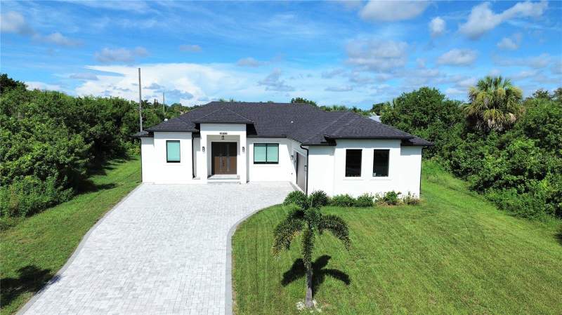 3 bedroom Single Family Residence at 4317 Meager Circle, Port Charlotte Sec 037, Port Charlotte — photo 2