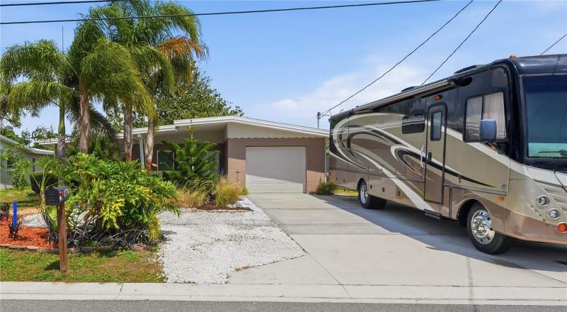 2 bedroom Single Family Residence at 179 E Canal Drive, Lake Shore Estates 1st Add, Palm Harbor — photo 3