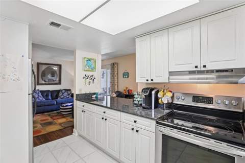 9902 Turf Way #6, Orlando FL - photo 8 of 21