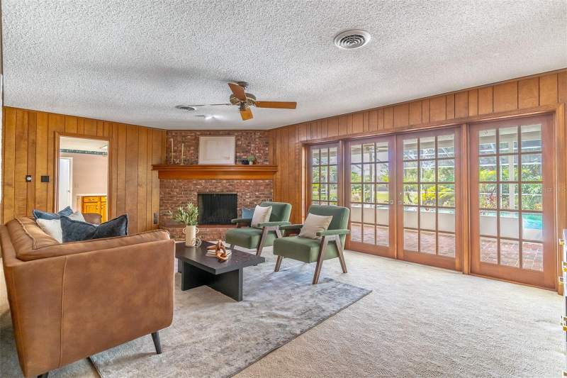 4 bedroom Single Family Residence at 305 S SWEETWATER BOULEVARD, SWEETWATER OAKS SEC 02, LONGWOOD — photo 2