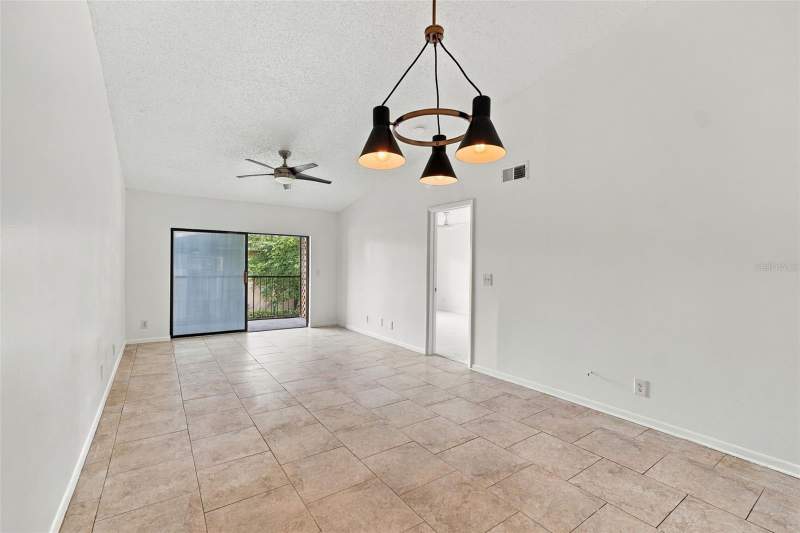 2 bedroom Condominium at 729 83rd Avenue #204, Trafalgar Square Condo, St Petersburg — photo 3