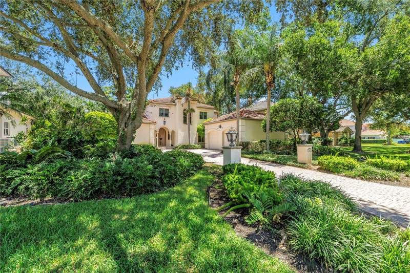 1524 BRIGHTWATERS BOULEVARD home for sale in Snell Isle Brightbay
