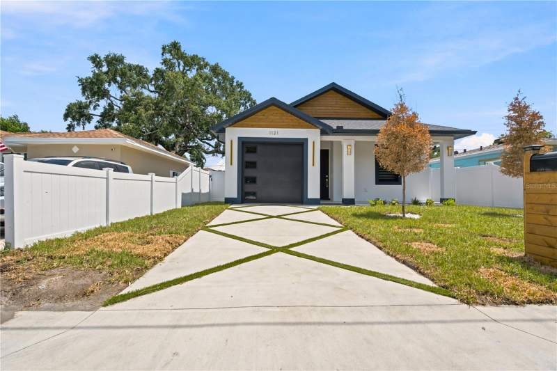 3 bedroom Single Family Residence at 1121 Engman Street, Greenwood Park No. 2, Clearwater — photo 2