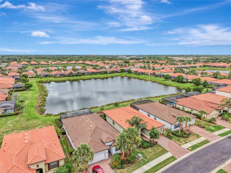 3 bedroom Single Family Residence at 9903 Wingood Drive, Watercrest Un 2, Venice — photo 4