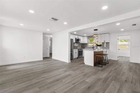 4820 Salem Drive, New Port Richey FL - photo 9 of 39