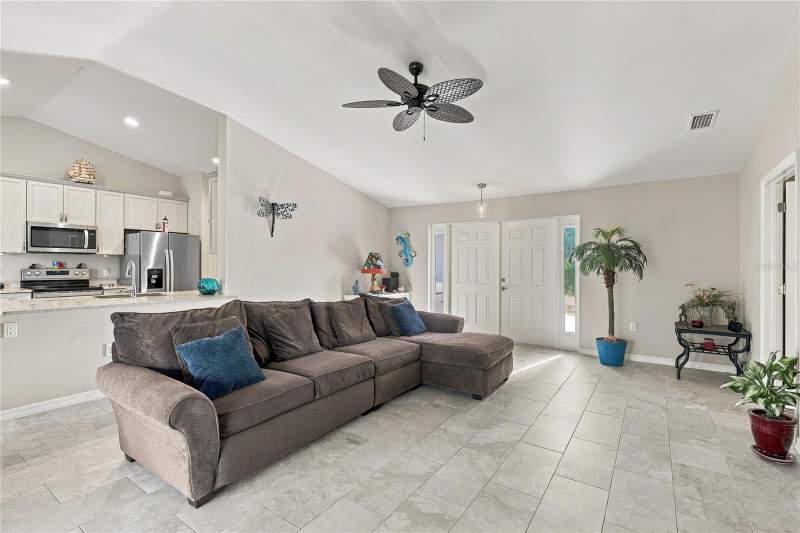 3 bedroom Single Family Residence at 10554 Live Oak Road, Port Charlotte Sec 082, Port Charlotte — photo 5