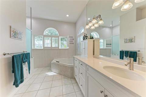 4735 Spinnaker Drive, Bradenton FL - photo 21 of 47