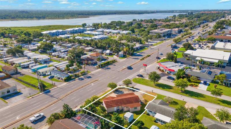 Seminole Lake Village