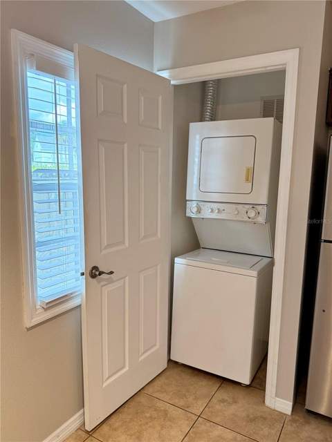 4728 Beach Drive #B, St Petersburg FL - photo 7 of 41