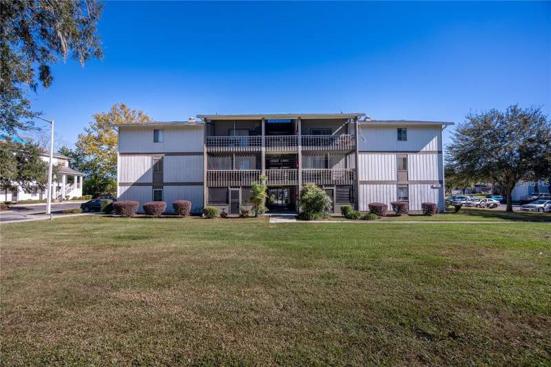 2 bedroom Condominium at 6519 W Newberry Road #108, The Oaks, Gainesville — photo 1