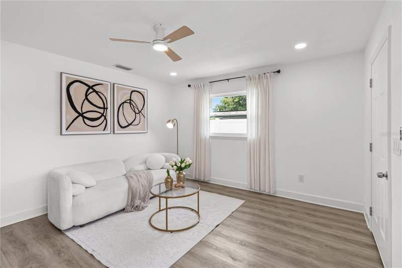 4 bedroom Single Family Residence at 2917 W Clifton Street, Milwood Estates, Tampa — photo 3