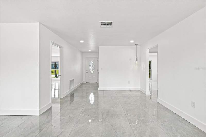 3 bedroom Single Family Residence at 4251 Woodfield Avenue, Beacon Square, Holiday — photo 5