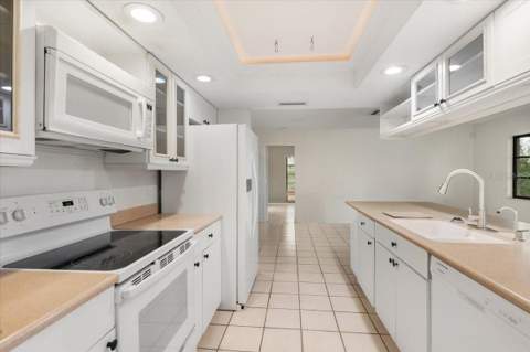 1608 Bob O Link Drive, Venice FL - photo 16 of 43